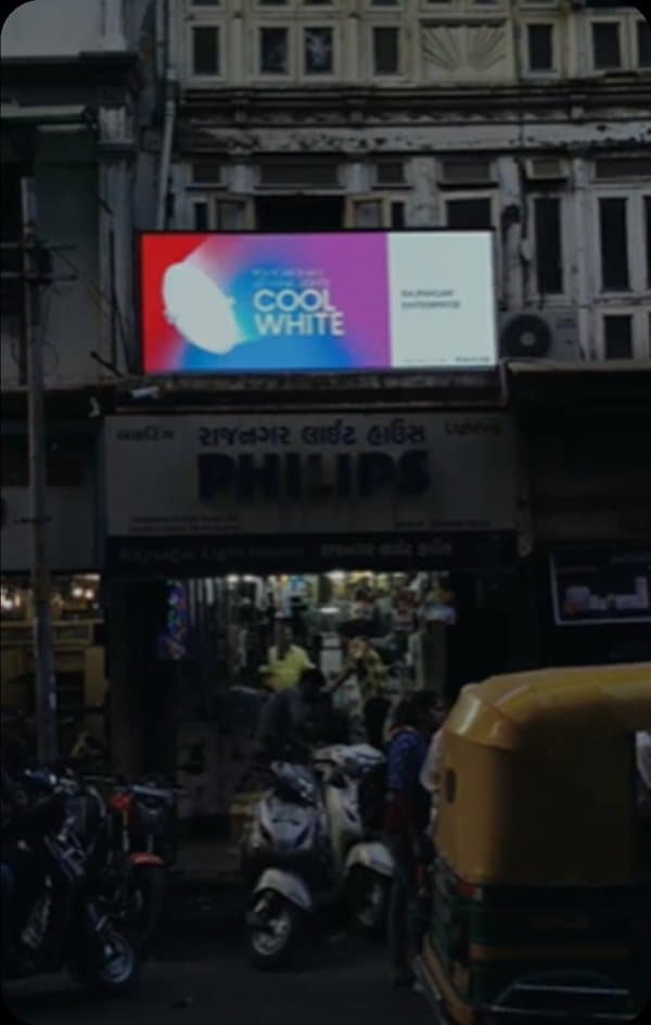 Pan-India signage deployment at franchise store